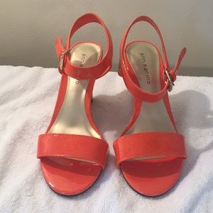 Patent leather wedge sandals